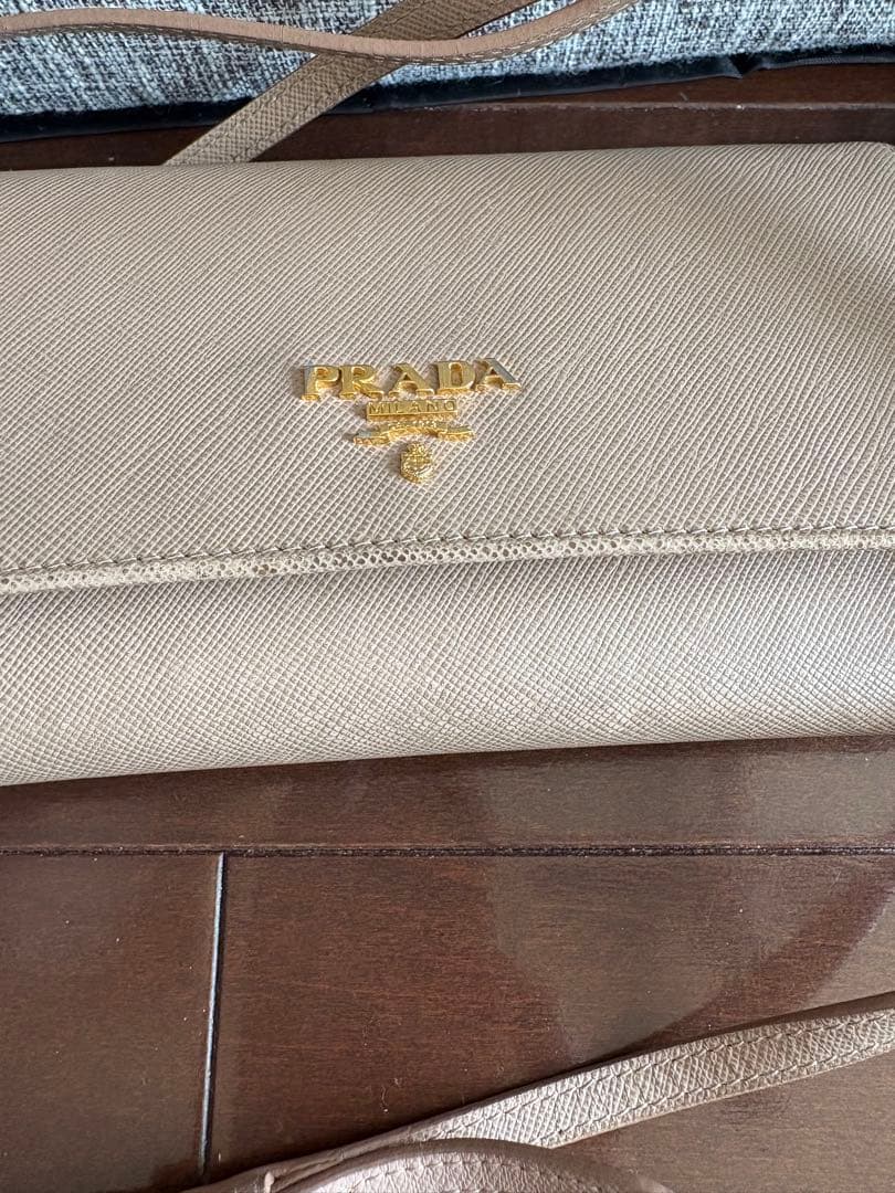 m*.様 最終価格 プラダ ショルダー長財布ウォレット ベージュサフィアーノ