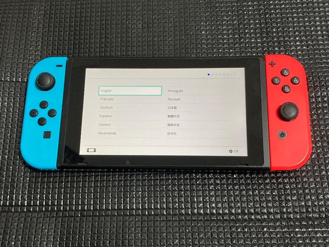 2021年製　任天堂Switch 本体・Joy-Con あつまれどうぶつの森付き