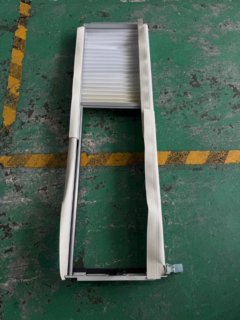 窓用エアコン　CWH-A1823R 2023年製　ｓ1006