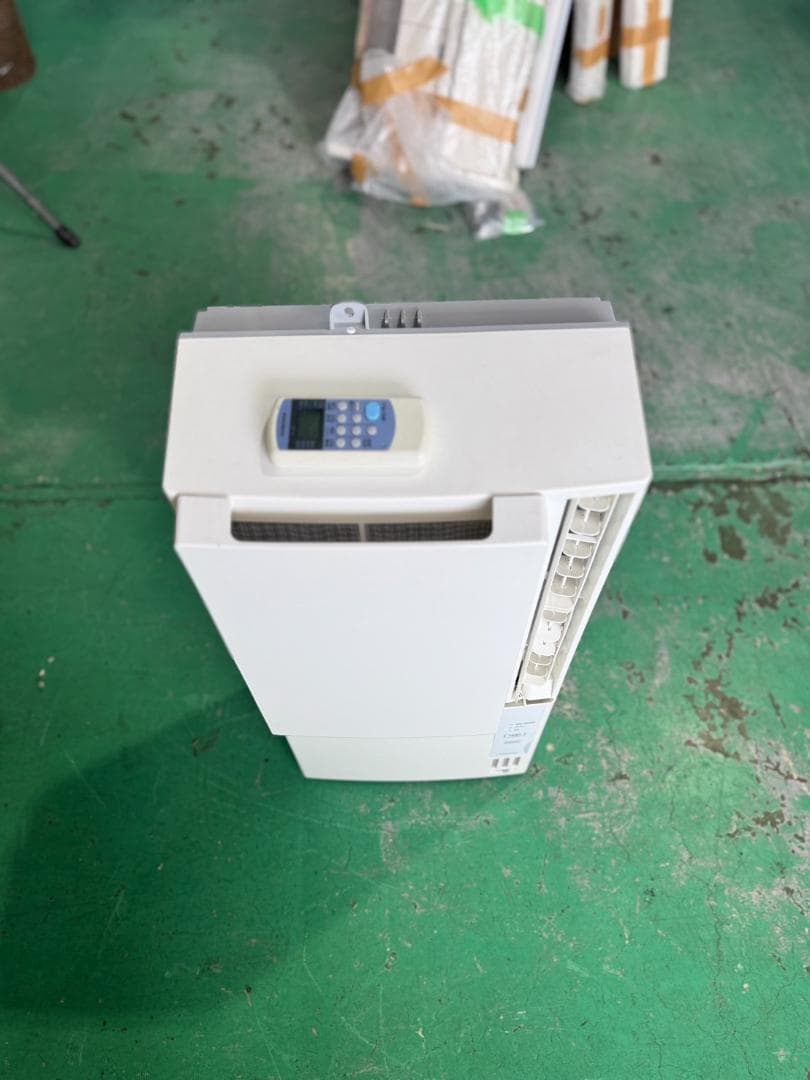 窓用エアコン　CWH-A1823R 2023年製　ｓ1006