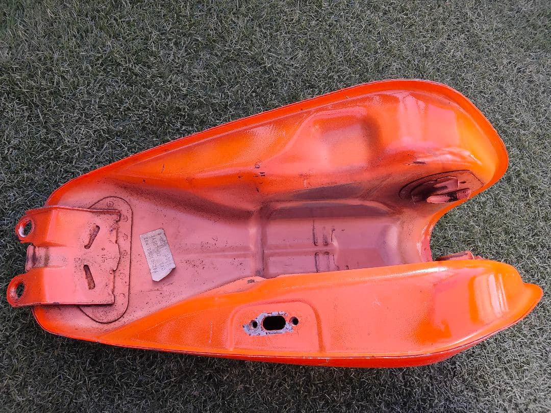 スズキ グラストラッカー ビックボーイ 純正 チェッカーフラッグ タンク