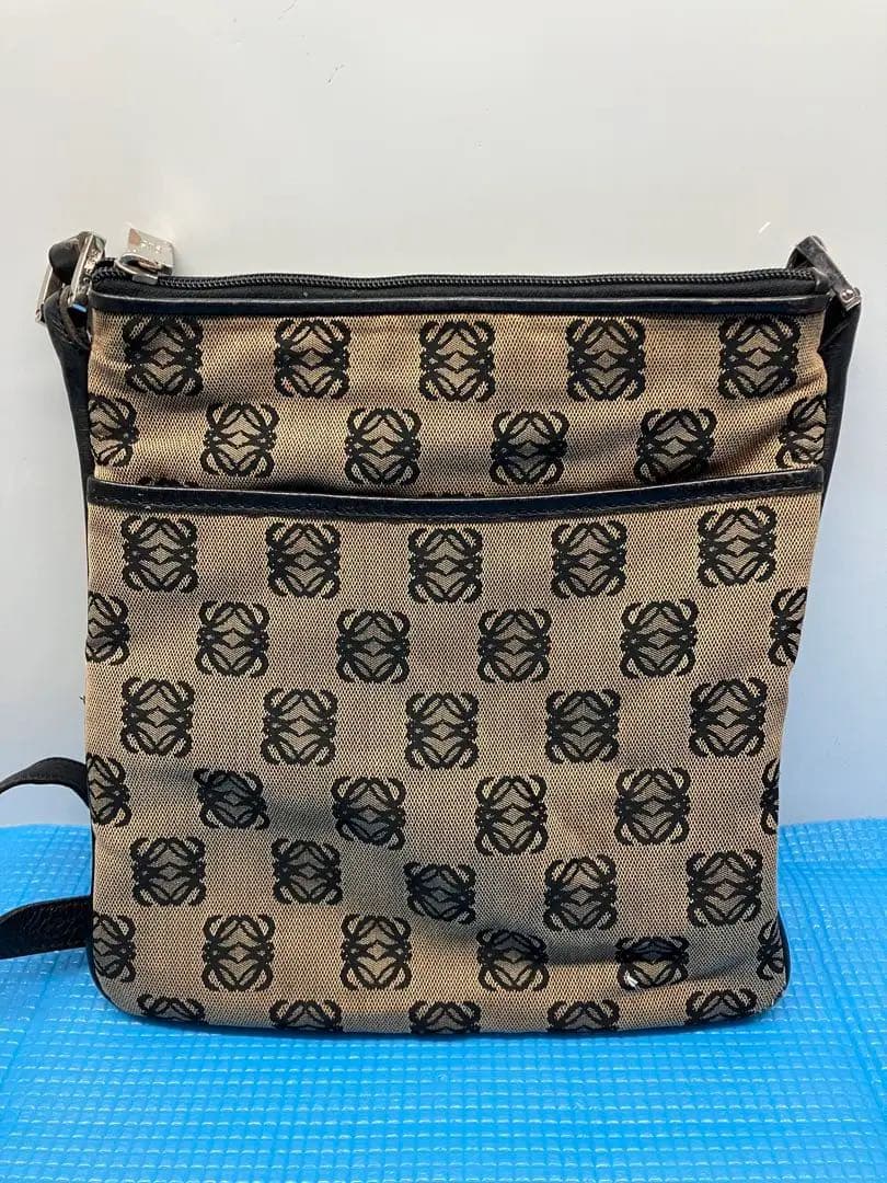 C0201)LOEWE(ロエベ)ショルダーバッグ