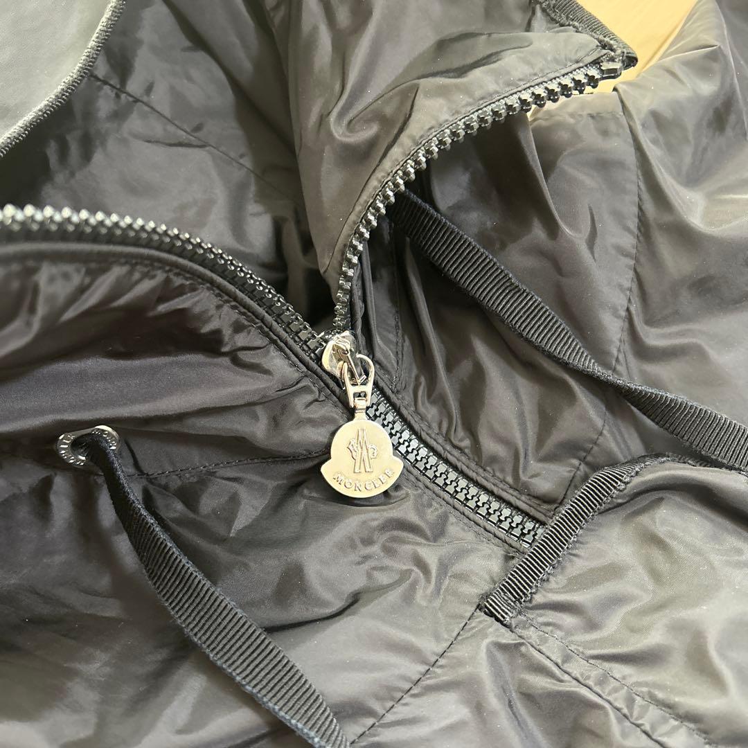 MONCLERモンクレール ブラックフレアナイロンコート