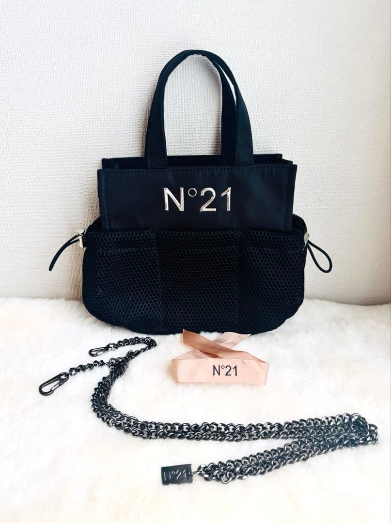 【未使用】ヌメロ ヴェントゥーノ N°21 黒 バッグ チェーン取り外し可能