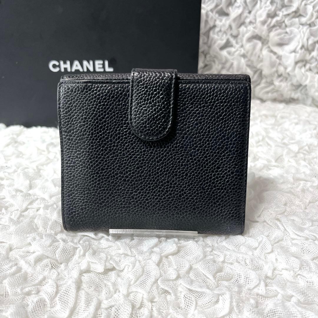 CHANEL ブラック 二つ折り財布　キャビアスキン　コンパクト　レザー　黒