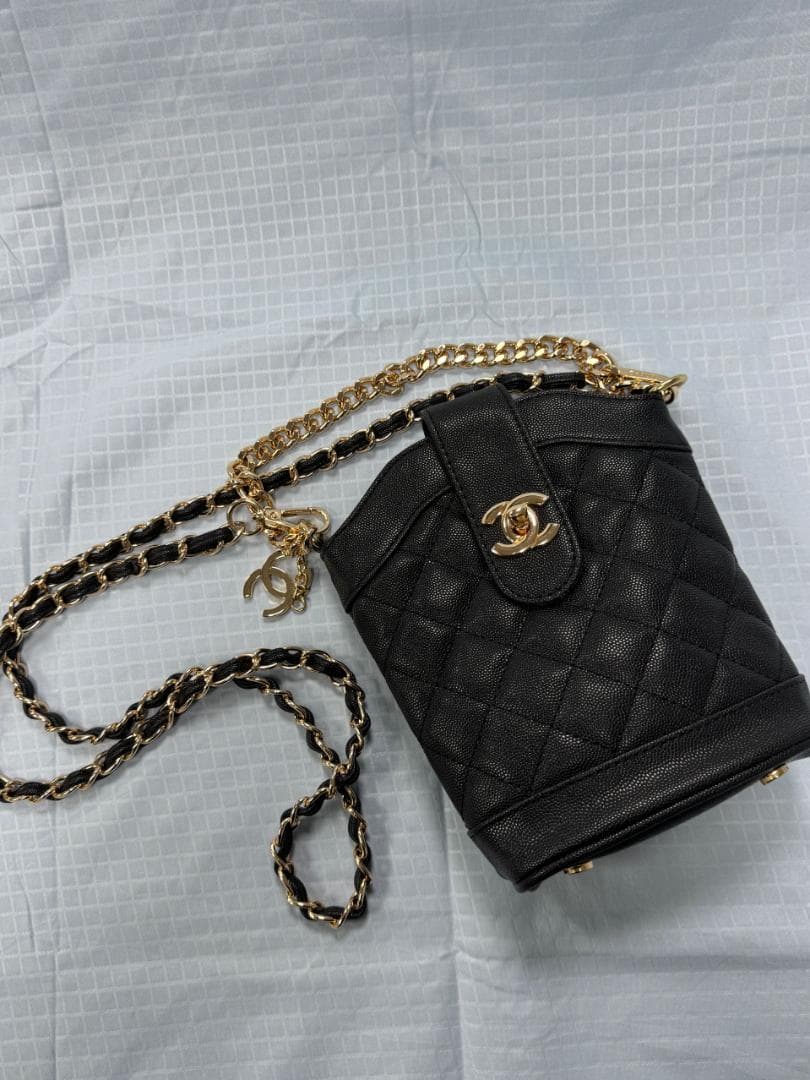 ✨新品・未使用ブラック キルティング ミニショルダーバッグdsa