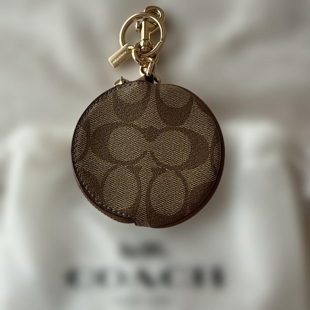 新品　　コーチキーホルダーケース