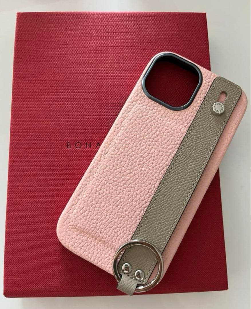 【新品未使用】iPhone 15 !完売商品!ハンドル付きバックカバーケースタイ