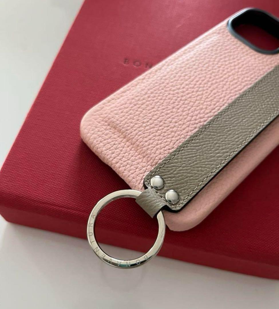 【新品未使用】iPhone 15 !完売商品!ハンドル付きバックカバーケースタイ