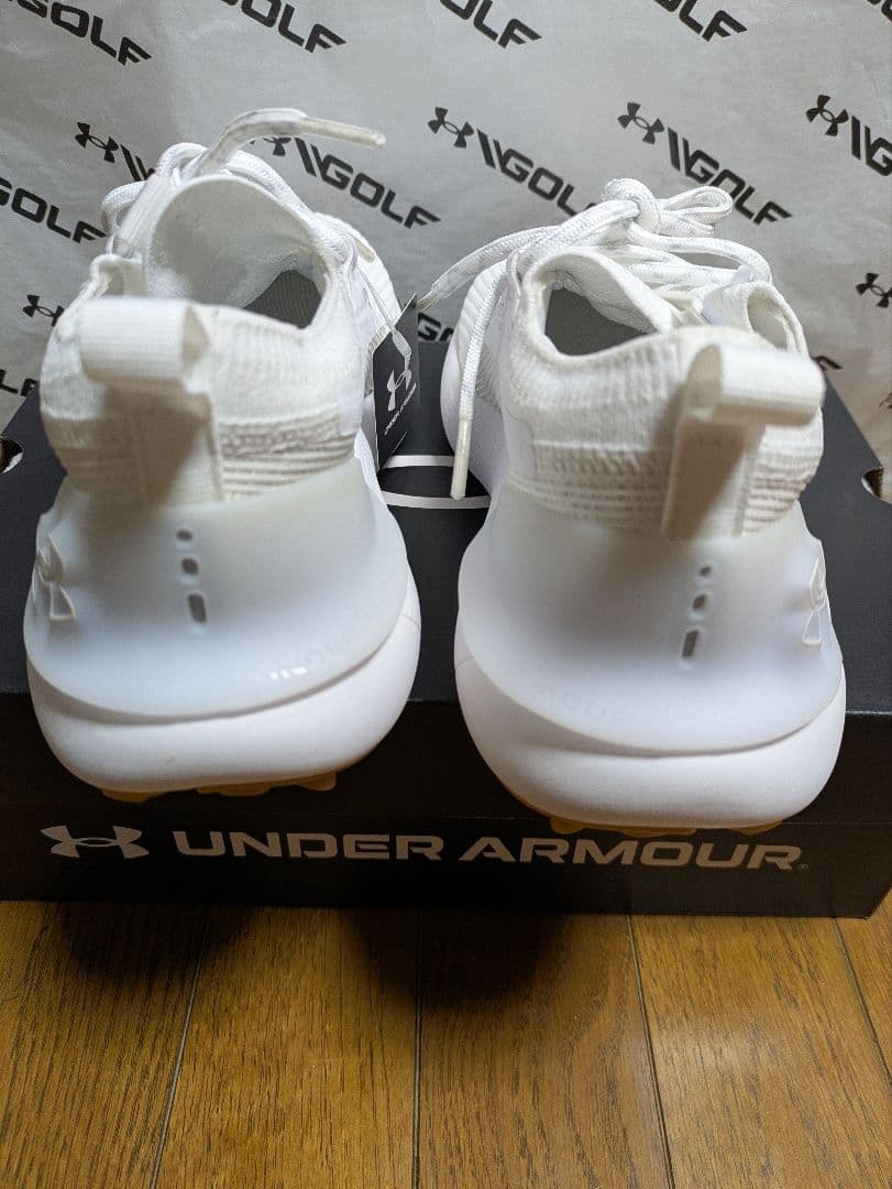 新品!アンダーアーマー　ゴルフシューズ　レディース