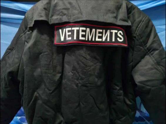 VETEMENTS ブラック アウタージャケット S
