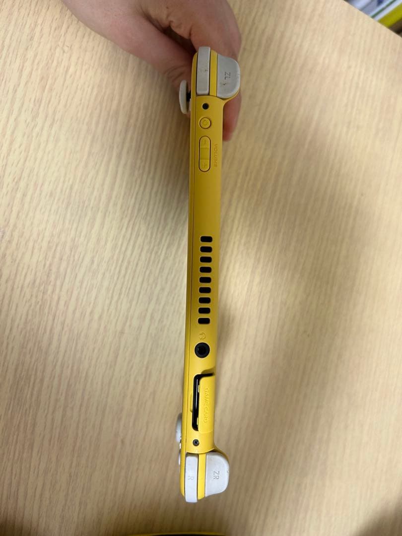 Nintendo Switch Lite イエロー ケース&充電器付き