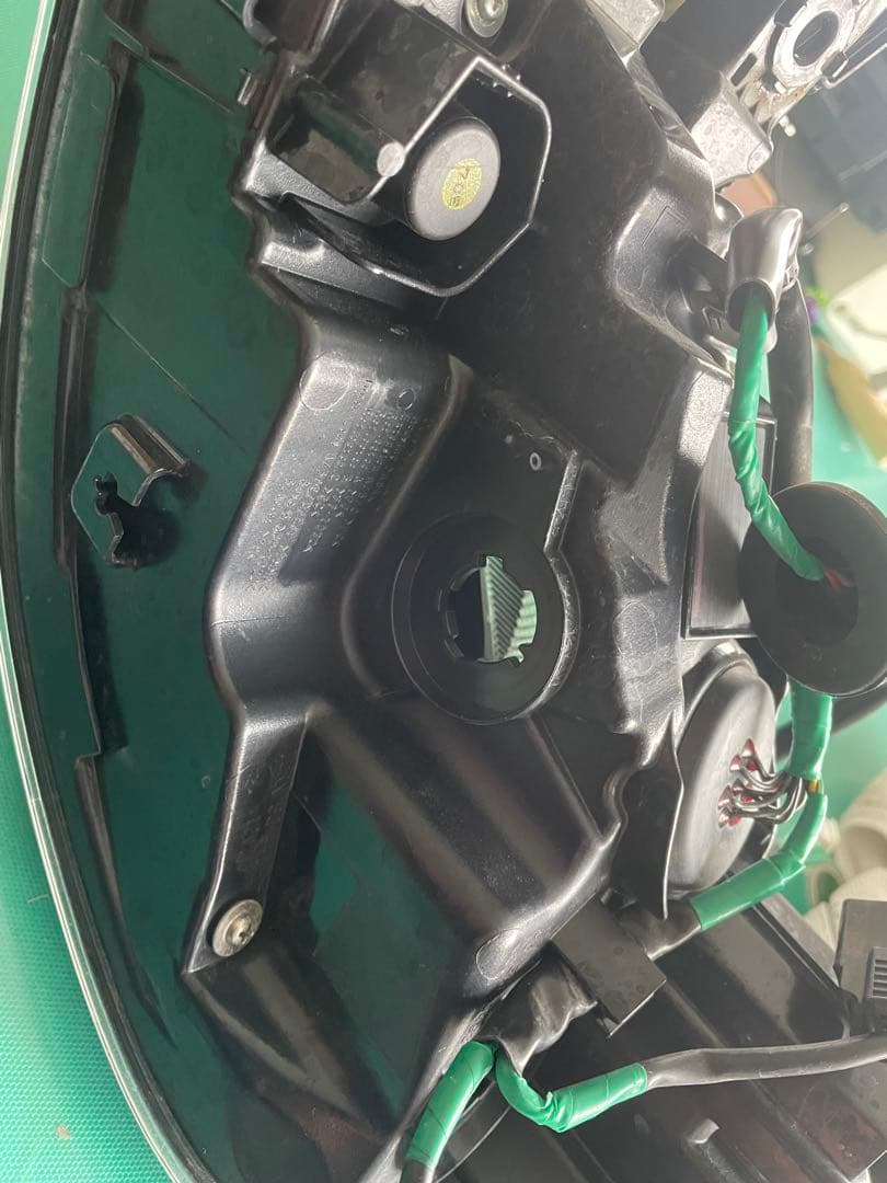 トヨタ クラウンAZSH20 左テールランプ