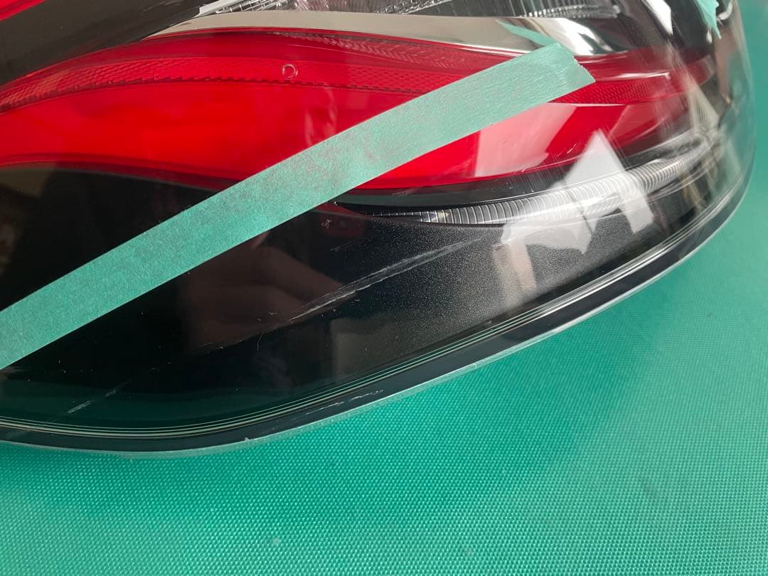 トヨタ クラウンAZSH20 左テールランプ