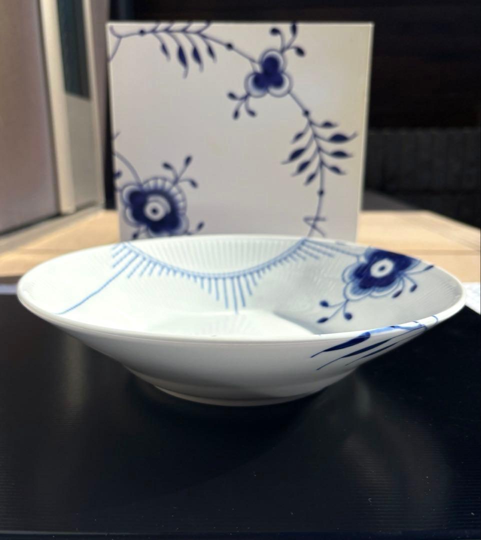 ロイヤル コペンハーゲン ブルーフルーテッド メガ ディーププレート24cm