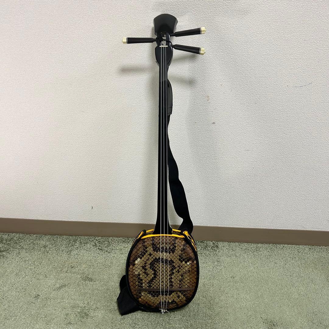【美品】沖縄三線　蛇柄　人工皮仕様　三味線タイプ　リュックケース付き