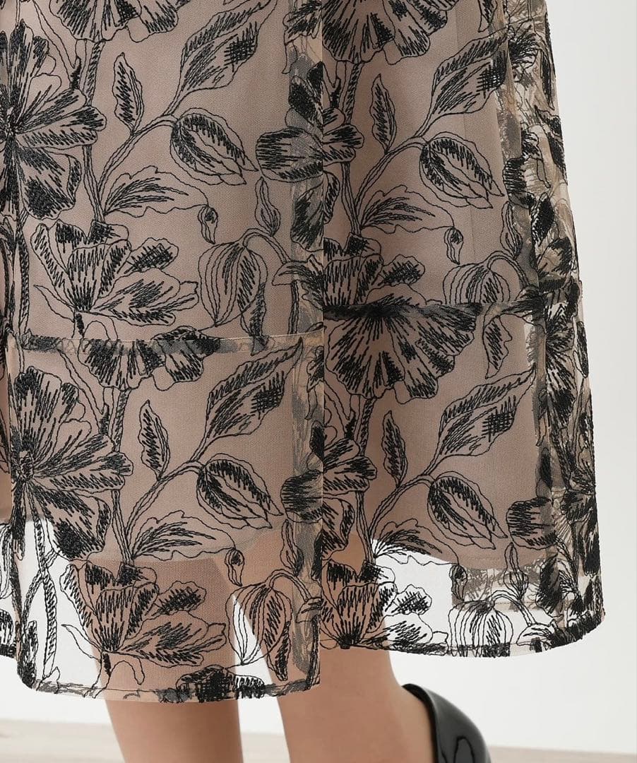 美品 レリアン ブールジュ ボタニカル柄シアースカート