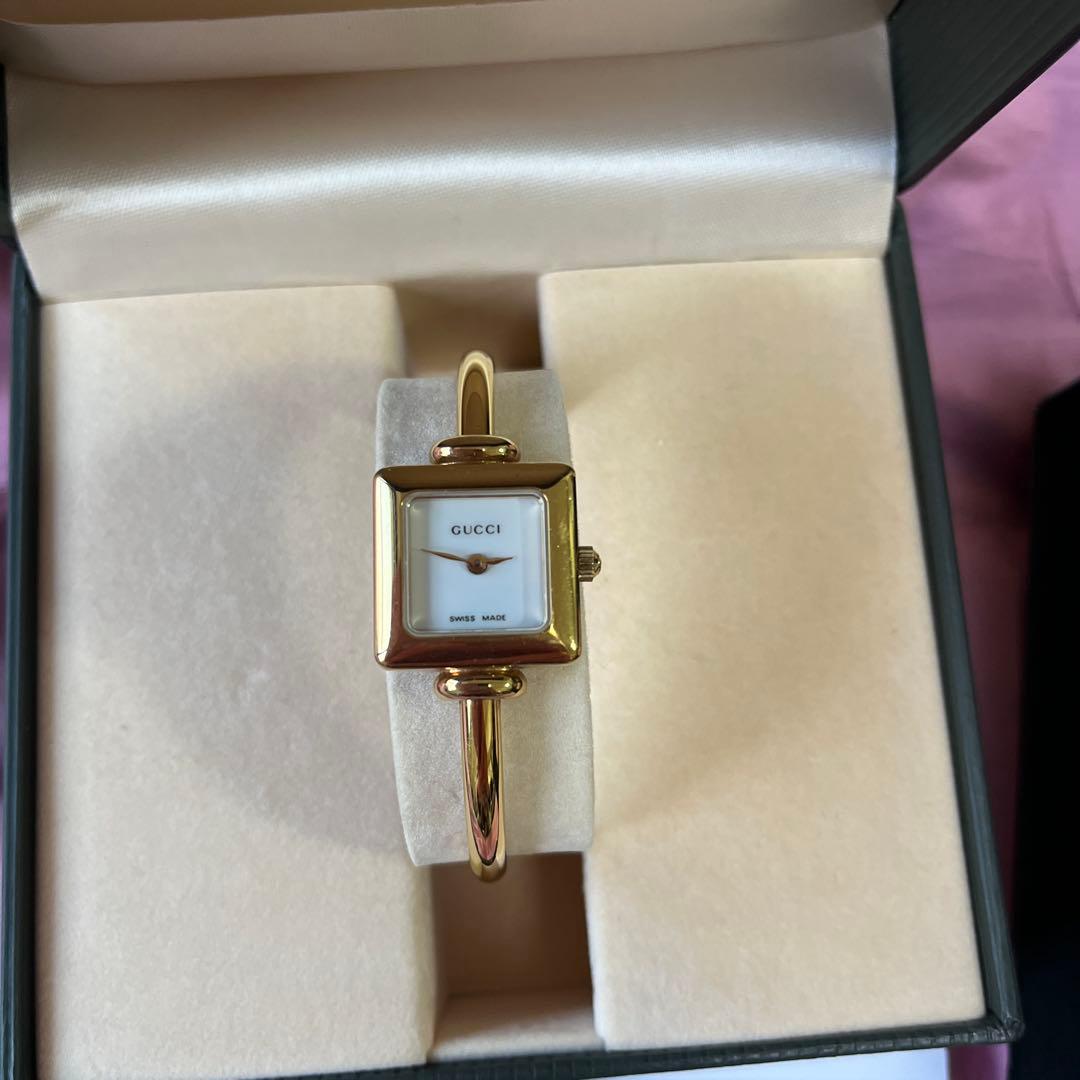 GUCCI 1900L ゴールド レディース　腕時計　バングルウォッチ