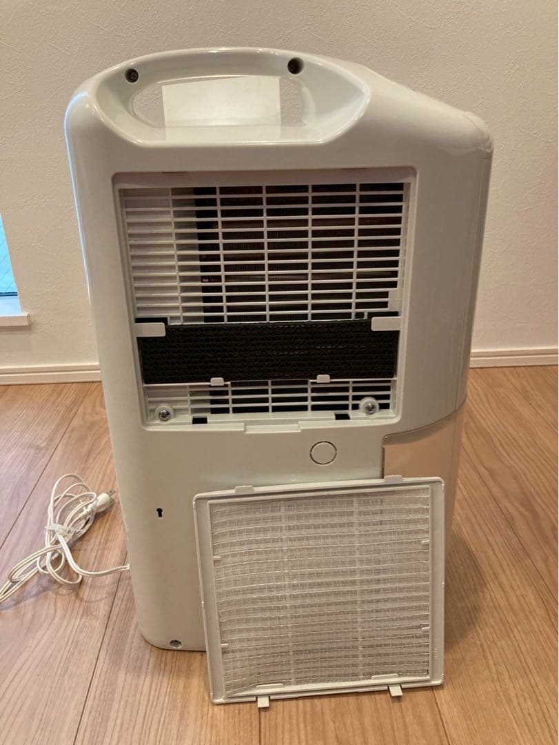 【ジメジメ梅雨に】CORONA除湿器（良品:使用回数2回）