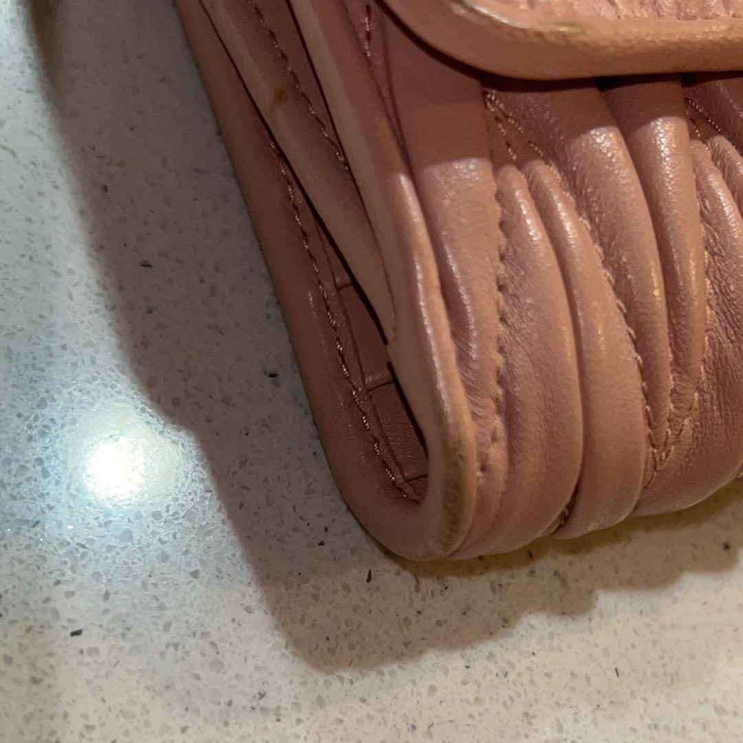 【極美品】miu miu ミュウミュウ マテラッセ 二つ折り財布 ミニ財布