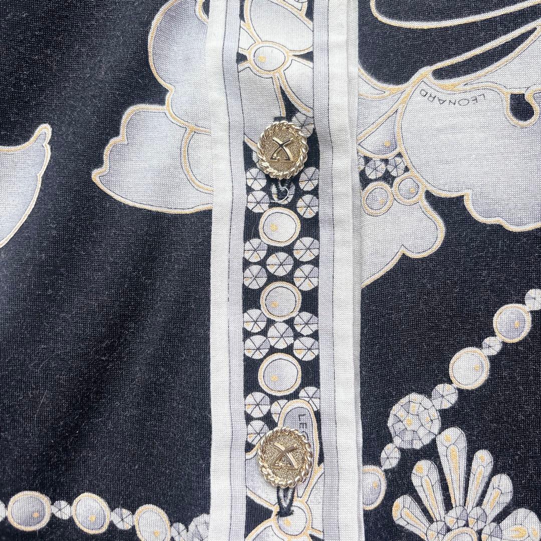 極美品✨レオナール 長袖 カーディガン 金釦 ロゴ トリム 肩パット M