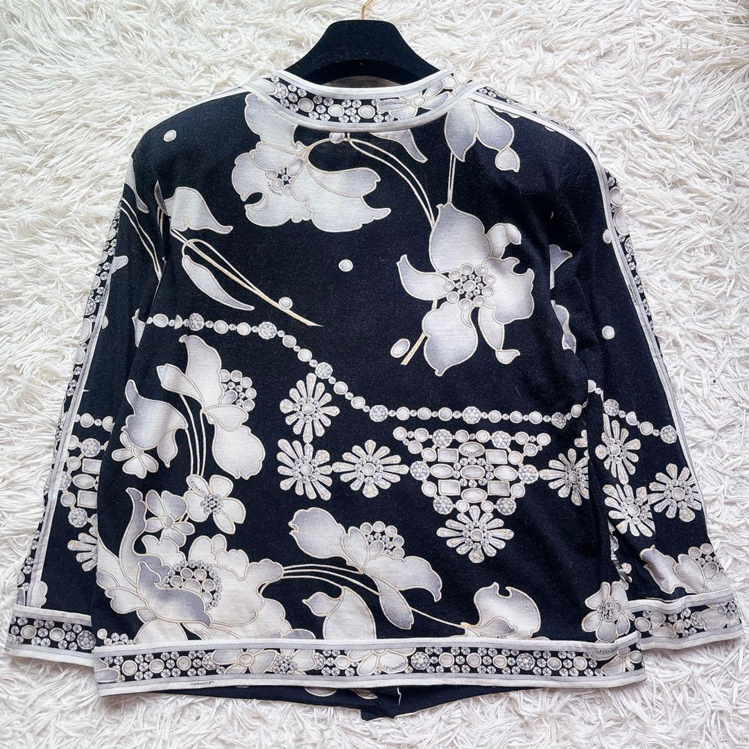 極美品✨レオナール 長袖 カーディガン 金釦 ロゴ トリム 肩パット M