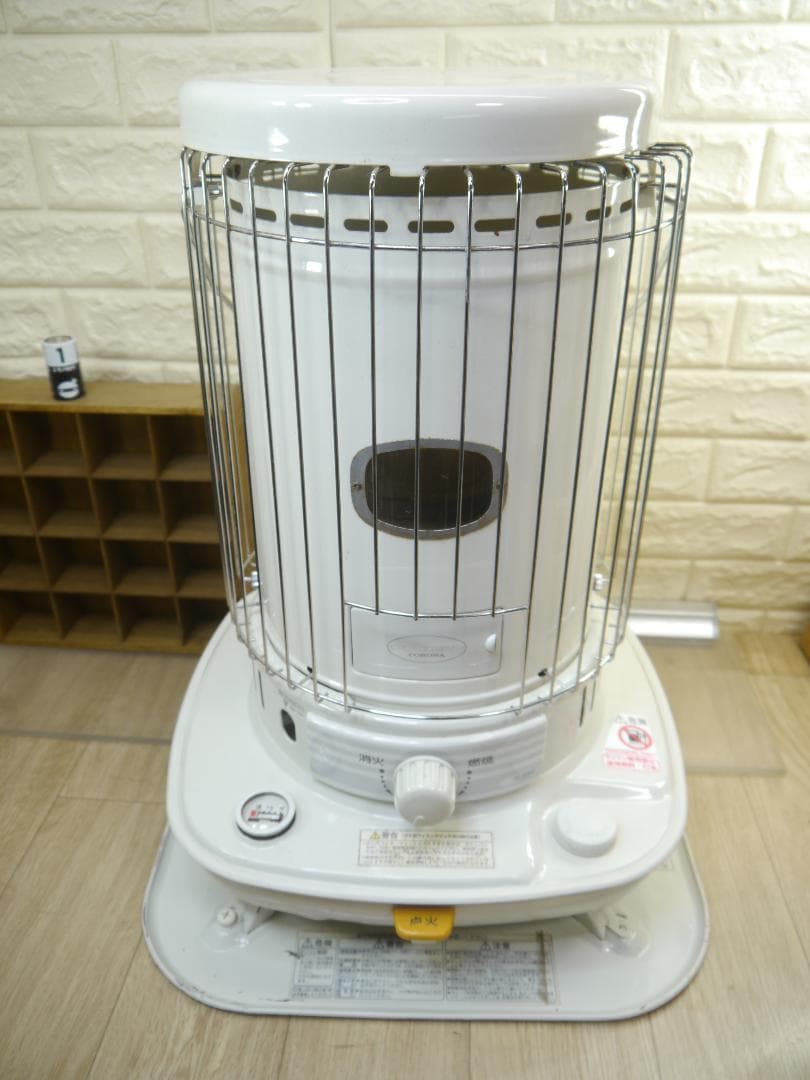 ◆送料無料◆2012年③◆コロナ　ホワイト 　石油ストーブ 　手動ダイヤル式