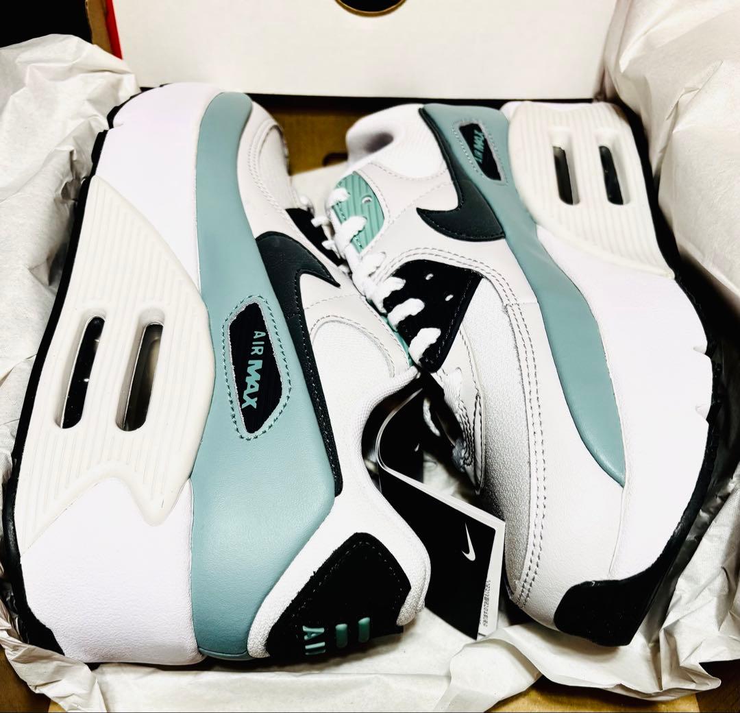 ■新品24.0cm■ナイキ エア マックス90 LV8 ホワイト/グリーン系厚底