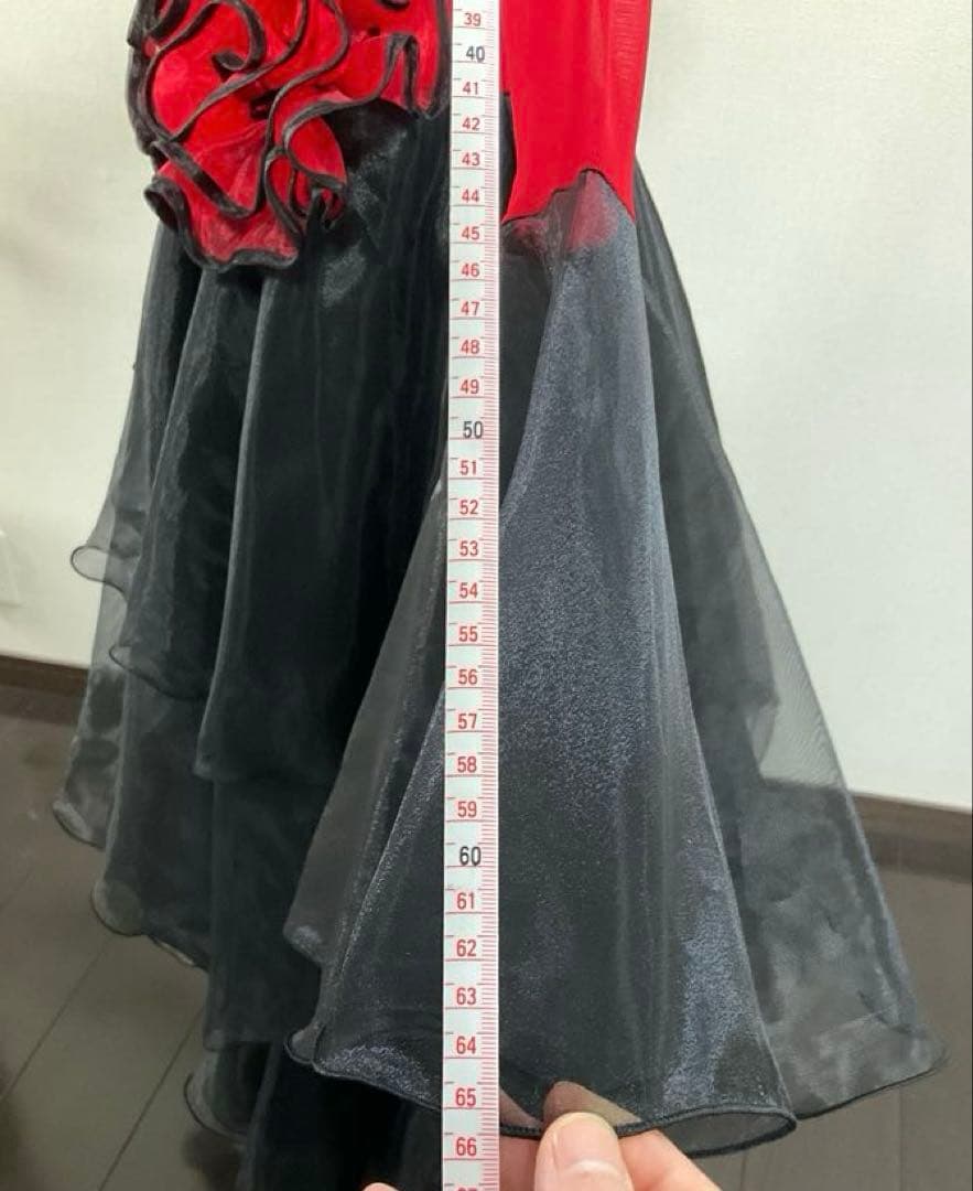 再値下げ‼️社交ダンス　カラオケ　赤黒　Mサイズ〜Ｌサイズ