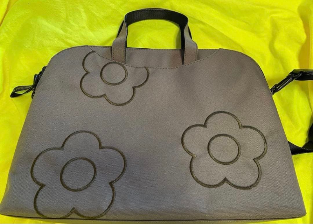 マリークワント　カーキ　2wayノートPC入れ