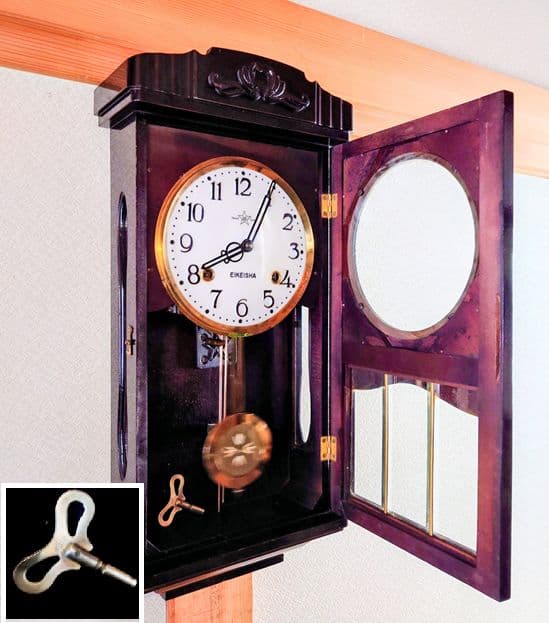 〈完動・美品〉栄計舎　黒漆塗りスリゲル宮型ゼンマイ振り子時計