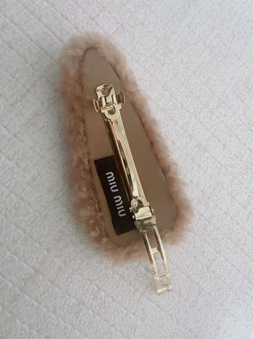 miu miu ミュウミュウ　シアリングヘアクリップ