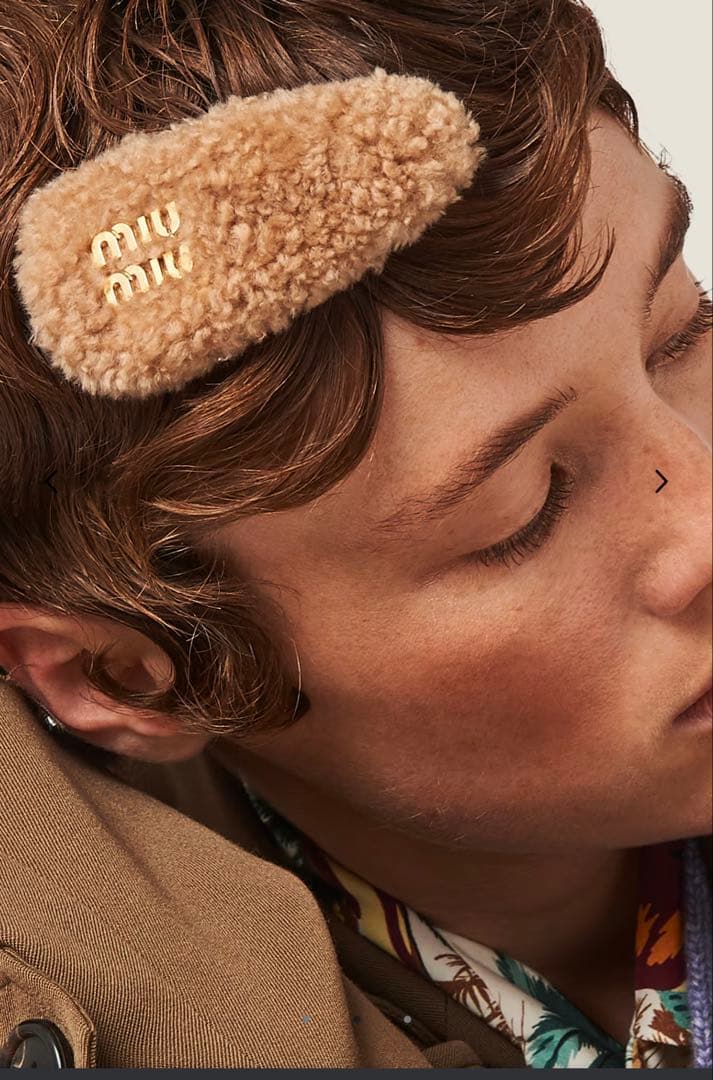 miu miu ミュウミュウ　シアリングヘアクリップ