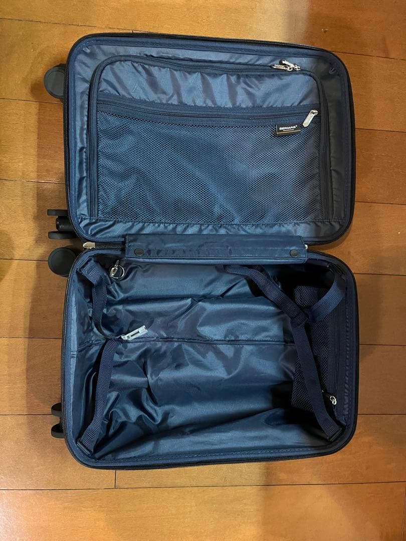 スーツケース キャリーケース BERMAS 35L シルバー TSA LOCK