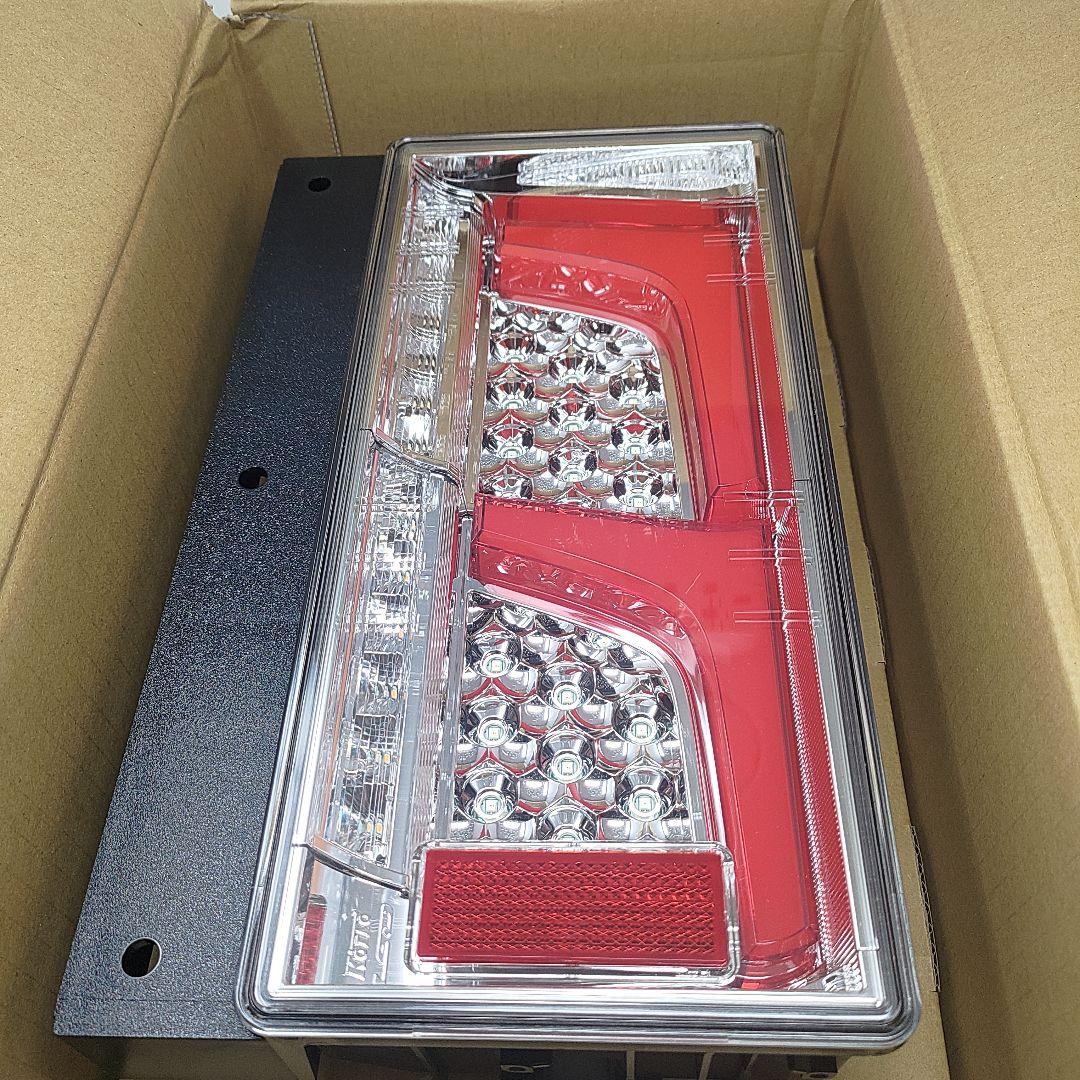 Koito トラック用 LEDリアコンビネーションランプ 2連タイプ　右