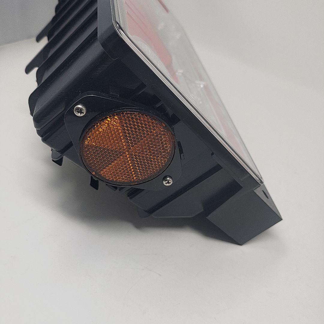 Koito トラック用 LEDリアコンビネーションランプ 2連タイプ　右