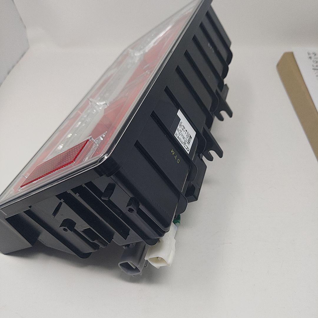 Koito トラック用 LEDリアコンビネーションランプ 2連タイプ　右