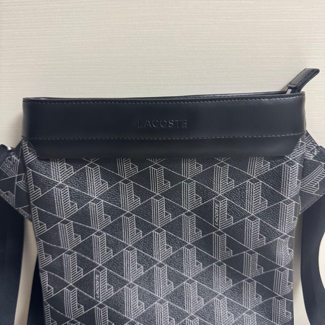 【美品】LACOSTEラコステ ショルダーバッグ モノグラム バーティカル