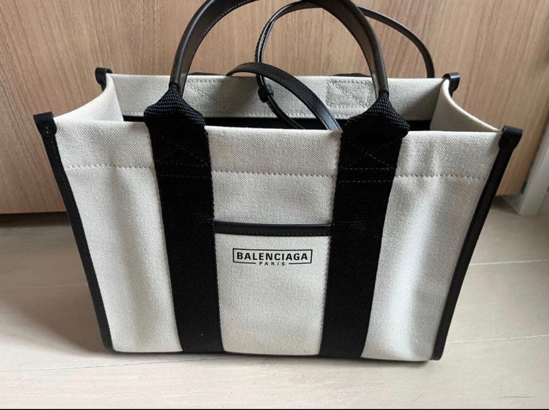 ［いゔ様］BALENCIAGA トートバッグ ホワイト/ブラック