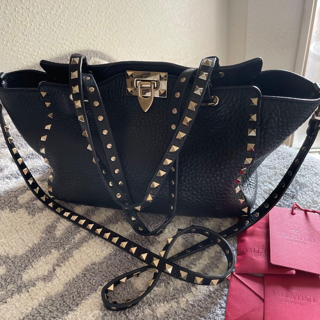 超美品　VALENTINO ヴァレンティノスタッズ付きショルダーバッグ2WEY