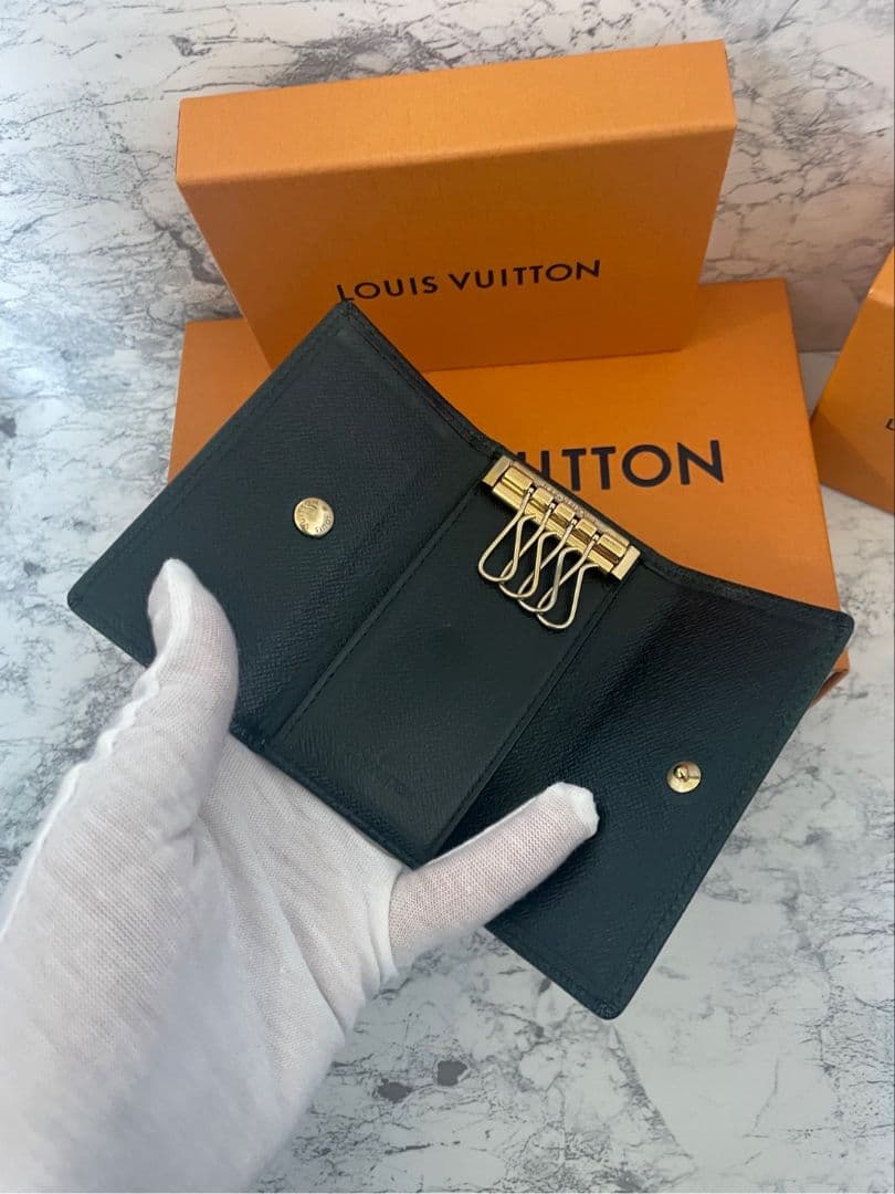 LOUIS VUITTON キーケース　4連　ミュルティクレ　タイガ