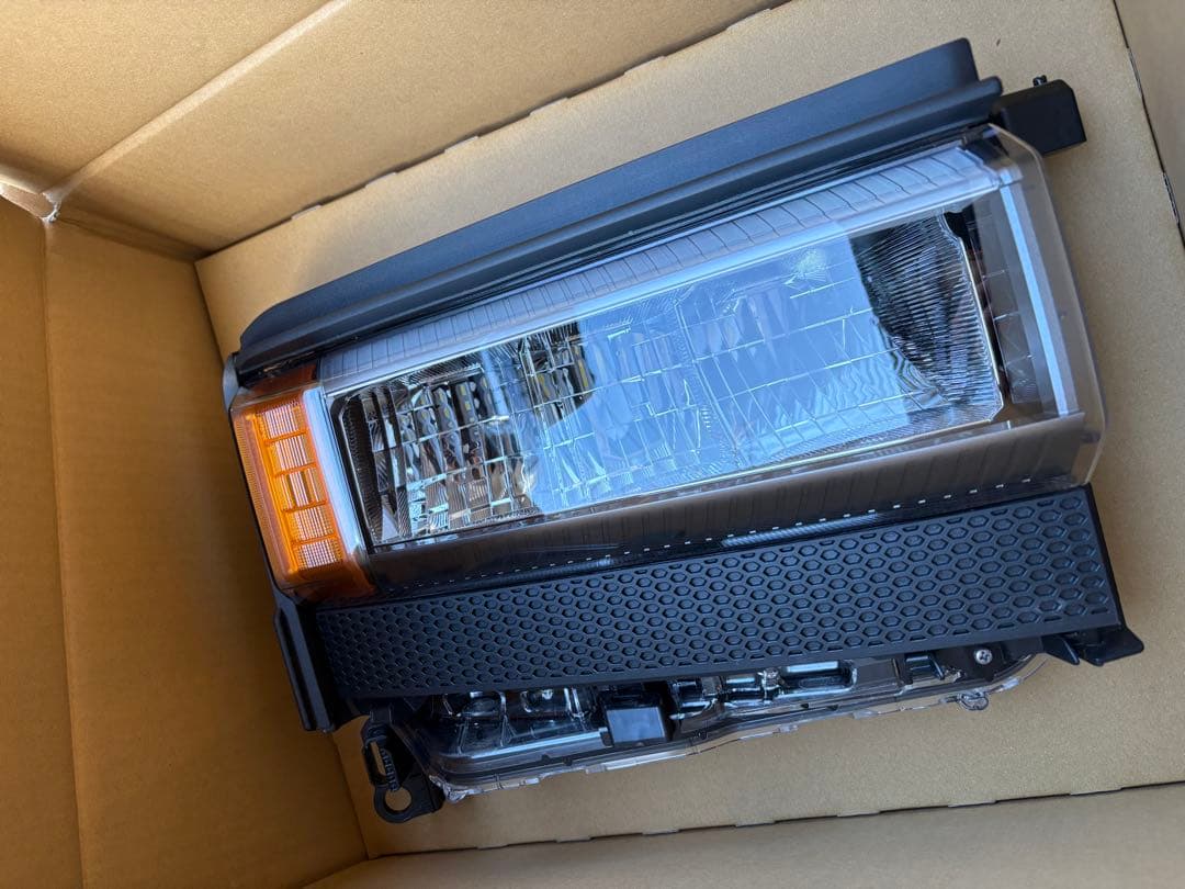 トヨタ ランクル250 VX 純正ヘッドライト 角目