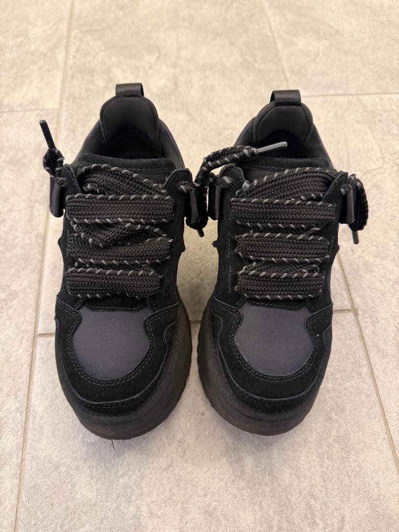 UGG 厚底スニーカー 黒 23cm