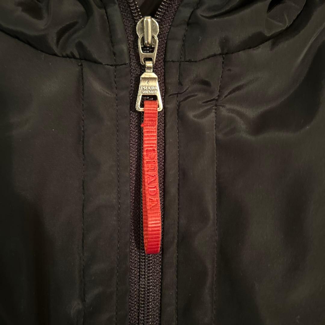 PRADA フード付きブラックジャケット