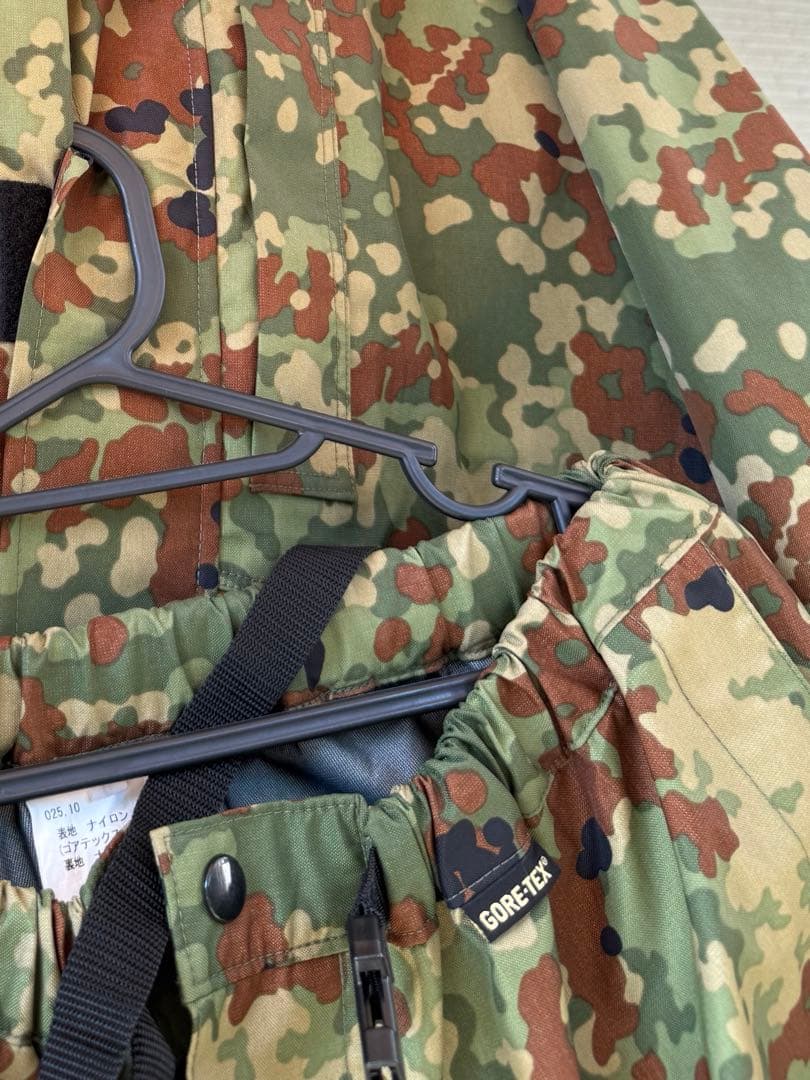 防水加工済み　迷彩雨具　L GORE-TEX