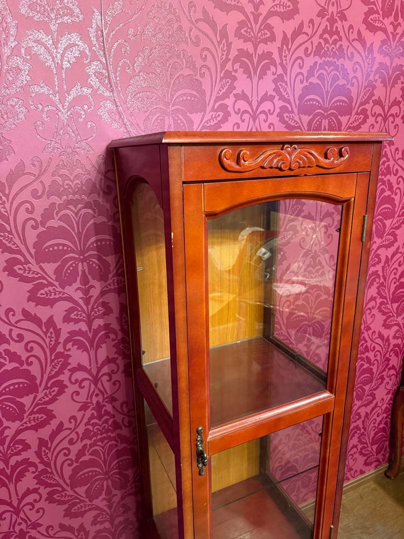 たのメル便発送　木製　赤茶色　ガラス扉キャビネット