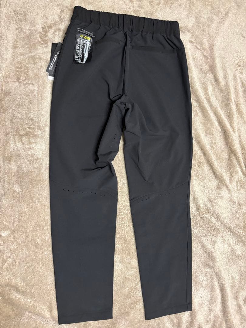 美品★DESCENTE 裏起毛ストレッチ 暖パン　ブラックパンツ