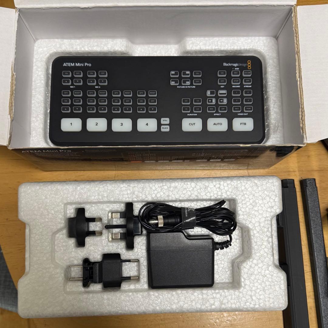 ATEM Mini Pro 専用スタンド付き