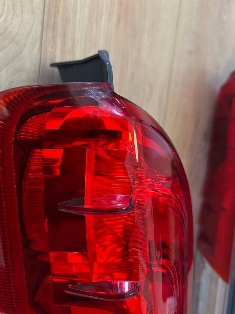 200系ハイエース トヨタ純正 テールライト
