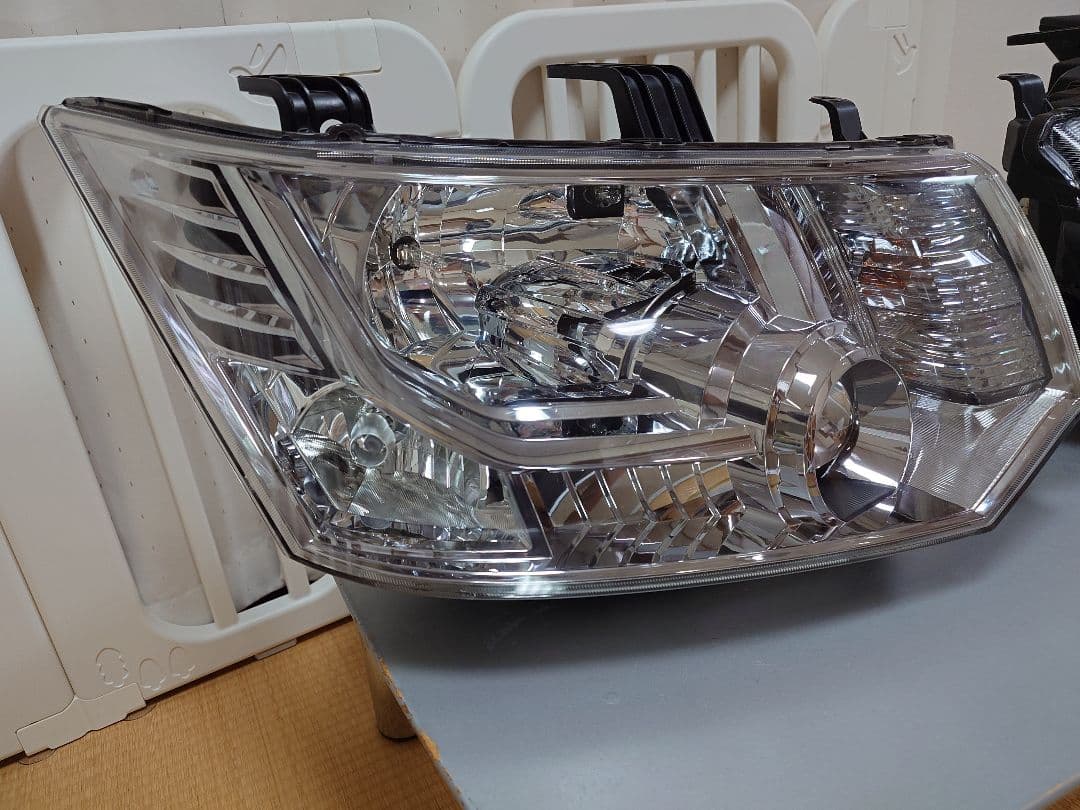 デリカD5 純正ヘッドライト　左右　超極上美品　早い者勝ち❕️